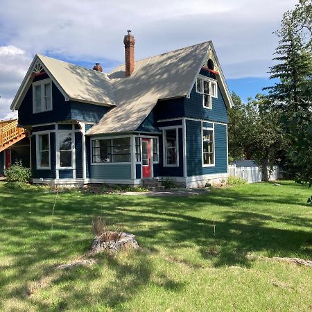 Victorian Guest Getaway-20Mins To Glacier National Park-10Mins To Airport! Columbia Falls Eksteriør billede
