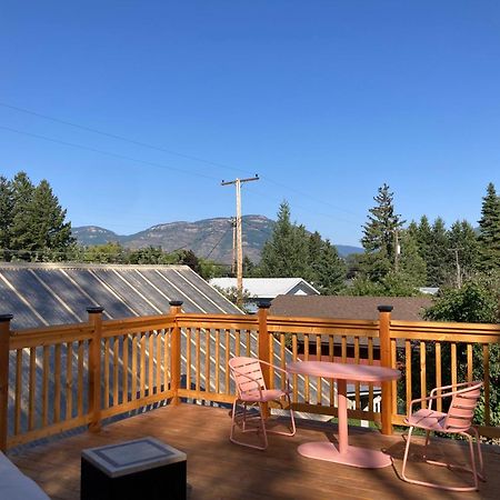 Victorian Guest Getaway-20Mins To Glacier National Park-10Mins To Airport! Columbia Falls Eksteriør billede