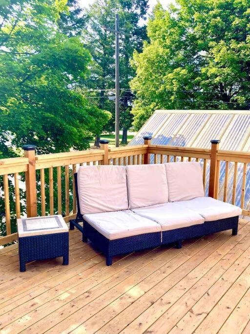 Victorian Guest Getaway-20Mins To Glacier National Park-10Mins To Airport! Columbia Falls Eksteriør billede